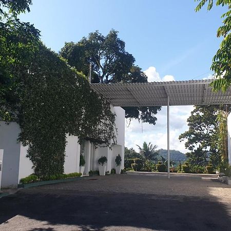 The Mountbatten Hotel Kandy Esterno foto