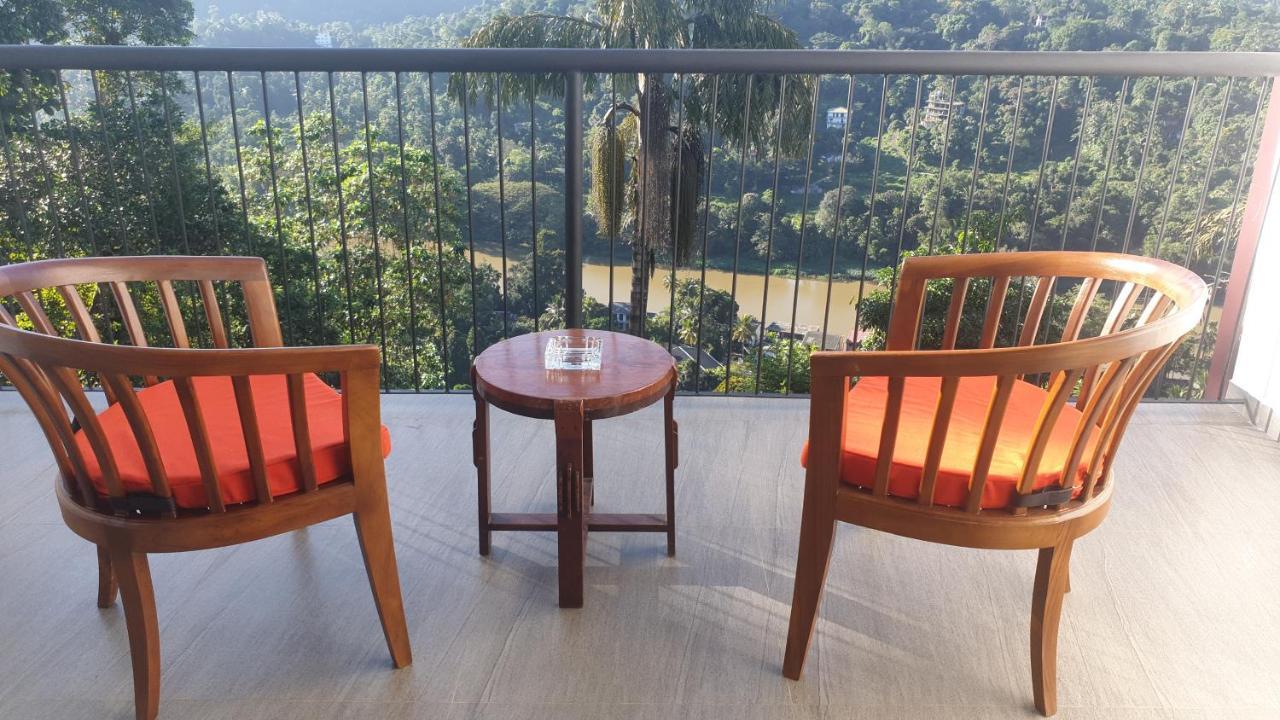 The Mountbatten Hotel Kandy Esterno foto